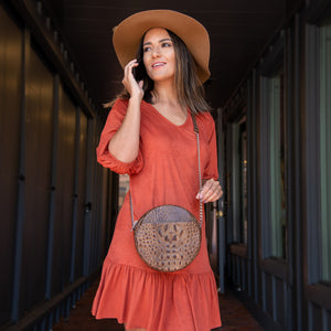 
                  
                    Load image into Gallery viewer, Leather Circle Crossbody Purse - Brown Cinnamon
                  
                