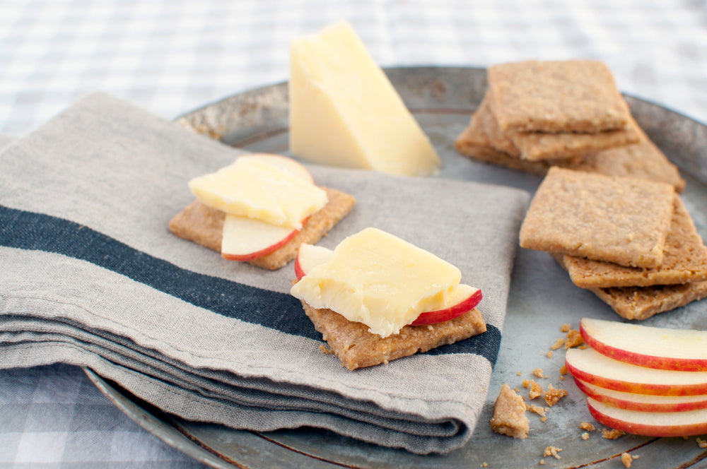 
                  
                    Load image into Gallery viewer, Oatcakes with cheddar cheese
                  
                