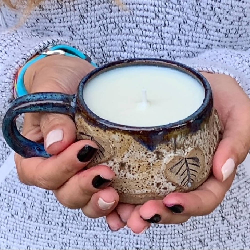 
                  
                    Load image into Gallery viewer, Soy candle mug
                  
                
