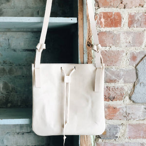 
                  
                    Load image into Gallery viewer, The Caroline Crossbody
                  
                