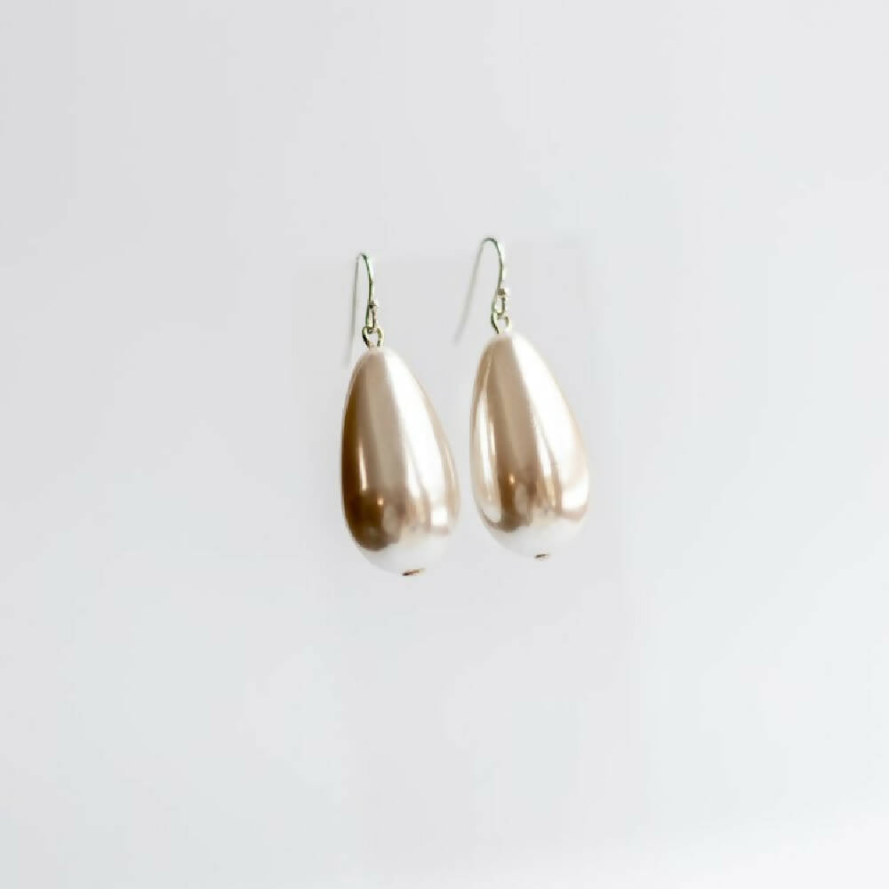 
                  
                    Load image into Gallery viewer, The Pearl Drop Earrings
                  
                