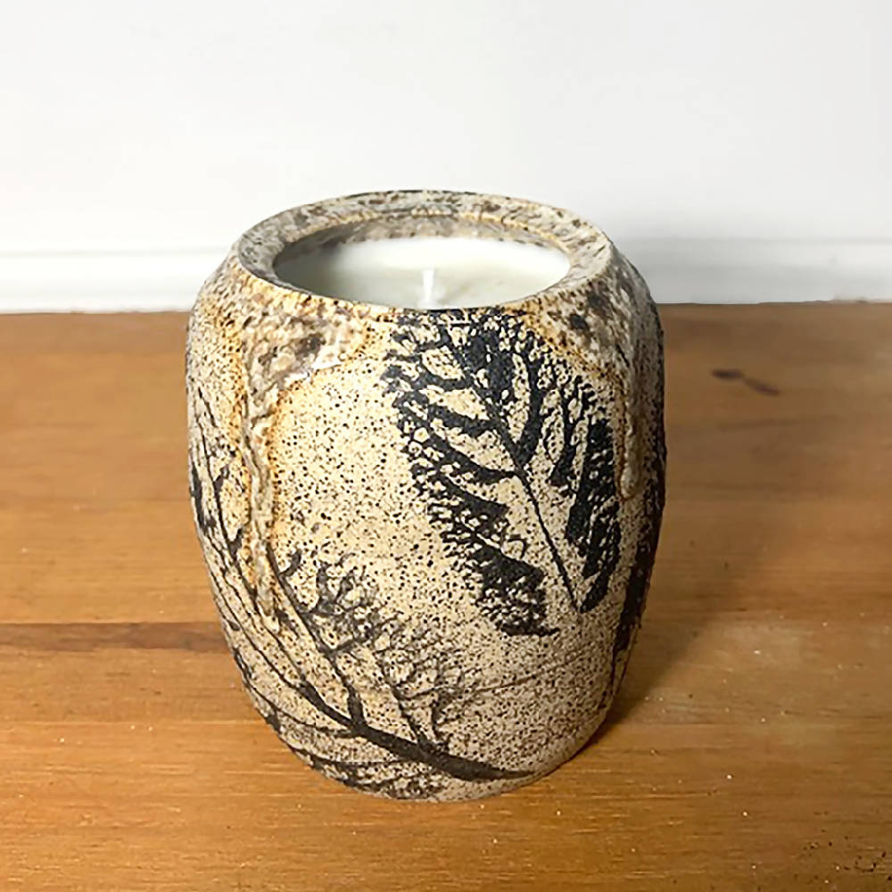 
                  
                    Load image into Gallery viewer, Leaf printed lightly holiday scented soy candle
                  
                